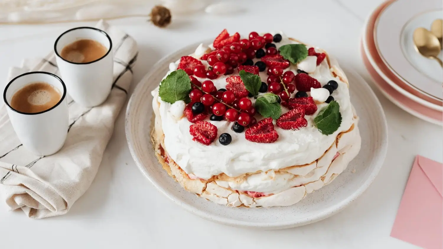 Tort, który zaskakuje delikatnością